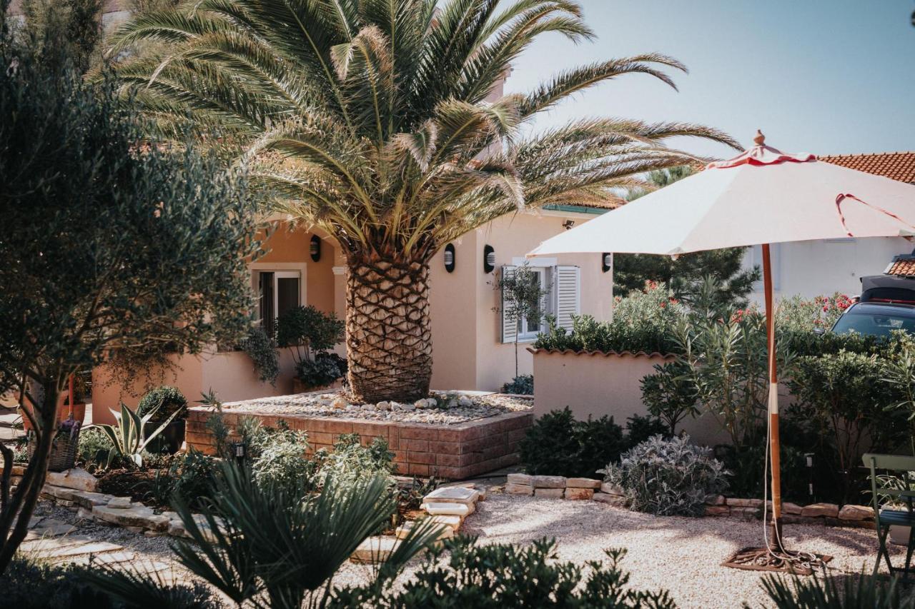 Villa Lantana Vir Buitenkant foto